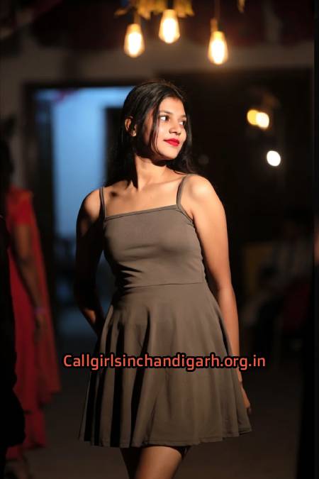 Chandigarh call girl jasmine